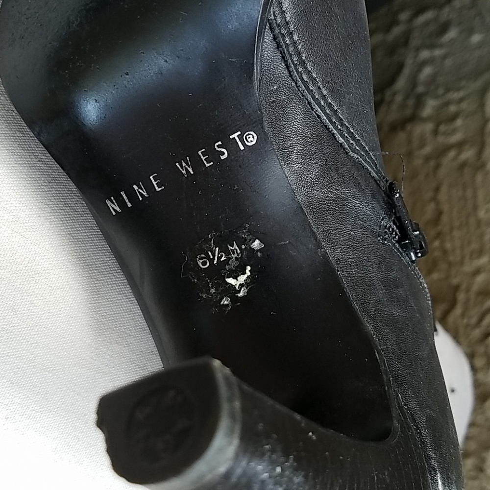 Boots - Picture 3 of 4